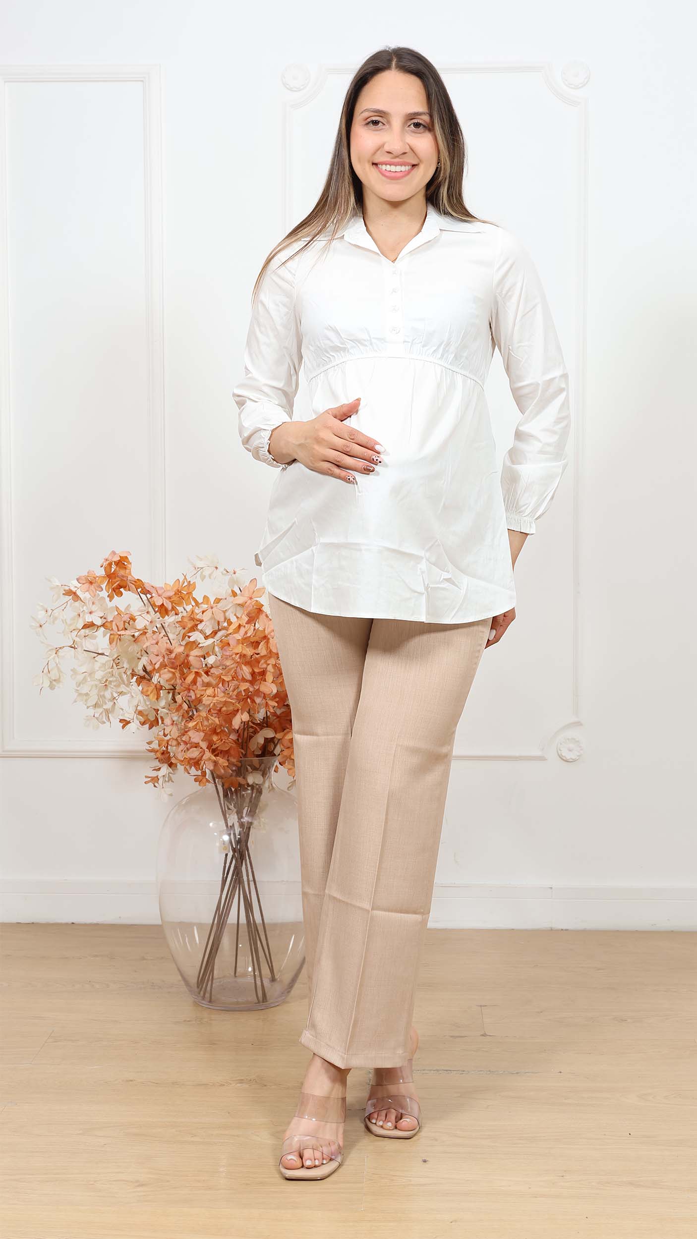 Blusa Camisera Maternity "Pure White" – Elegancia y Frescura
