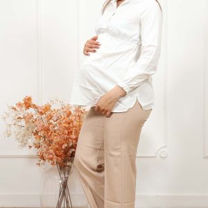 Blusa Camisera Maternity "Pure White" – Elegancia y Frescura