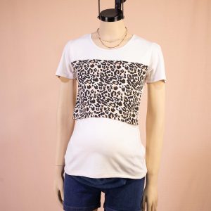 Polo de Lactancia «Wild Comfort» – Estilo y Funcionalidad